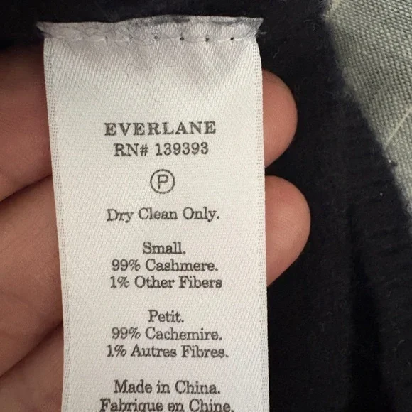 Everlane Women's Navy Cashmere Crew Neck Sweater - Picture 4 of 6